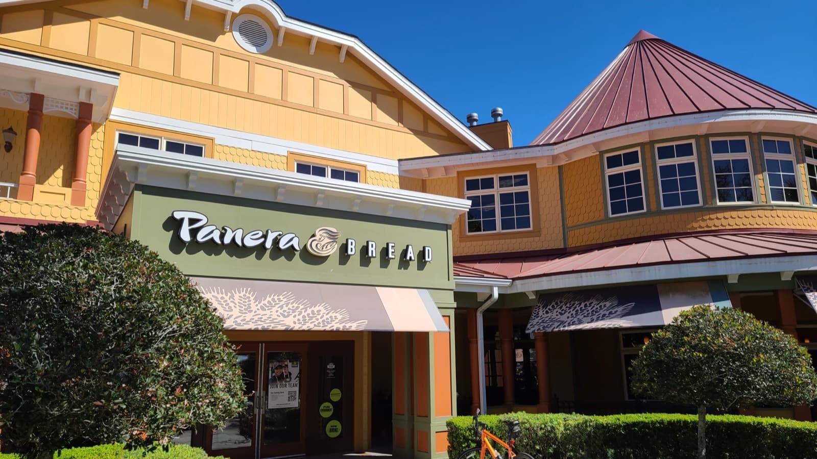 The exterior of Panera Bread