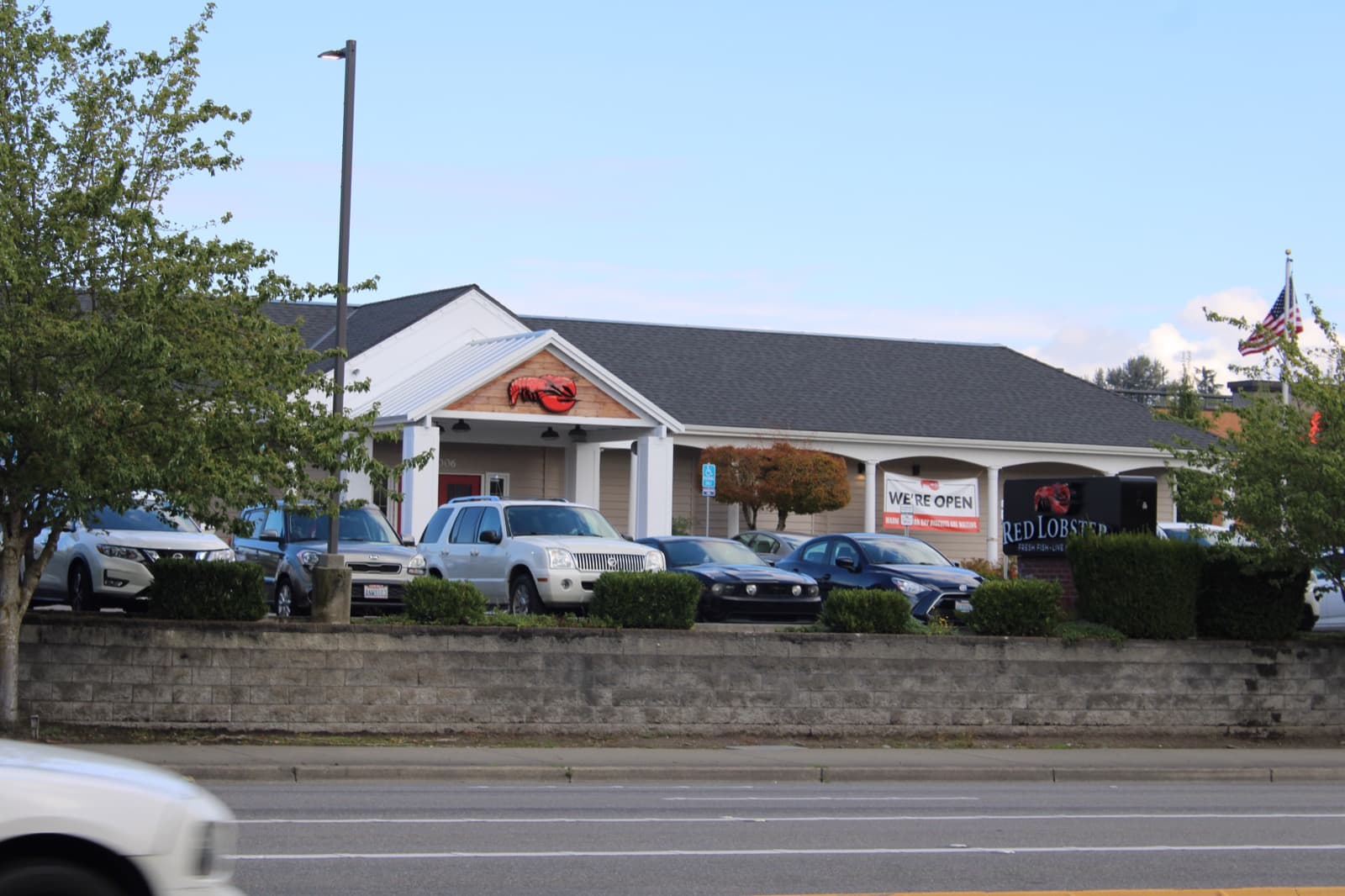 The exterior of a Red Lobster